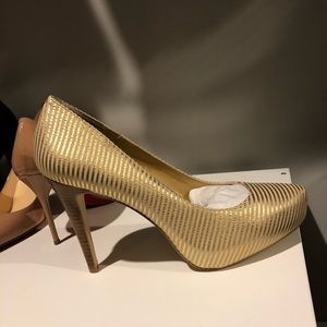 Gianni Bini Gold Heels